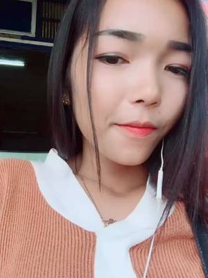 A post by @2155509538 on TikTok caption: សុំ❤️មួយមើល😒😒😒