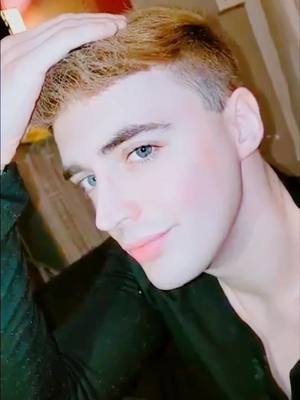 A post by @randy.brenders on TikTok caption: Mi version de #mix  #justmix  #whodoilooklike #lookalike #featurme #foryou #destacame