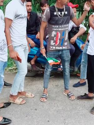 A post by @mr_ariyan_786 on TikTok caption: Happy Independence Day❤️#brothers786 #slomo #duetwithme #@tiktok_india @md__chand__786 @unîque786