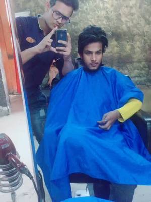 A post by @sohal_mark_ansari on TikTok caption: #haircut #foruyou #onemillionaudition #hair #bigbillionstar #mark #markfam #duet #sameerfam #hairchallenge #tiktok #lol #beinghuman