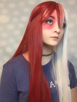 A post by @hannah_moon_ on TikTok caption: Todoroki knows she pretty #femtodoroki #femtodorokicosplay #todorokicosplay #shototodoroki #bnha