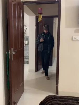 A post by @aah_karta_kamm_ohii on TikTok caption: Buuuuuu mai dar gya #trending #goviral #tiktokindia #viral #justforfun #tomandjerry #UnlockvivoV17 @i_mjazzbajwa