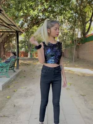 A post by @jaspreetkaurr_ on TikTok caption: 😏😏#nehakakkar #smiledekedekho #trending #unlockvivov17 #cutevideo #dancchallenge #cutegirl #foruyou #tiktok_inida