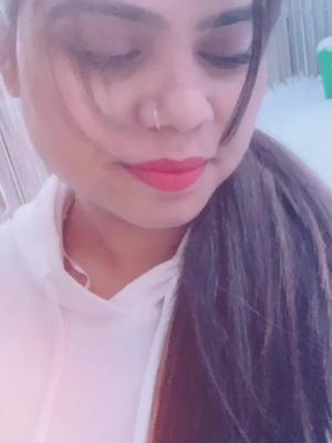 A post by @mmmaaannnddyyy on TikTok caption: Hawa bht c bhr#wholesomeplottwist #mandykk#tik_tok #likme @tiktok_india