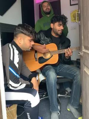 A post by @bob_muzic1 on TikTok caption: #live #kallasohnanai #tiktok #tiktokindia