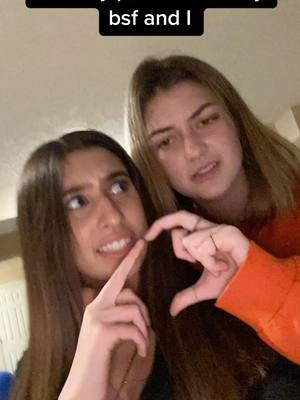 A post by @emilia_muzzin on TikTok caption: dumb and dumber #morph #AsGoodAsTheOG #chooseone #CleanFreshHype #photography101 #fyp #foryou