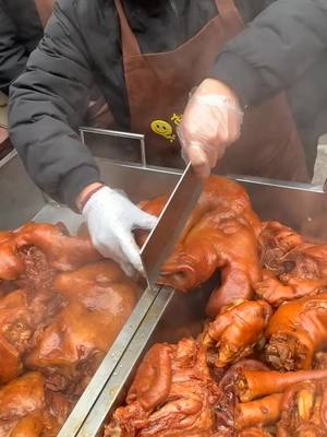 A post by @jackk553 on TikTok caption: Chinese braised pork, the world's most fragrant pork making method#chinesefood #food