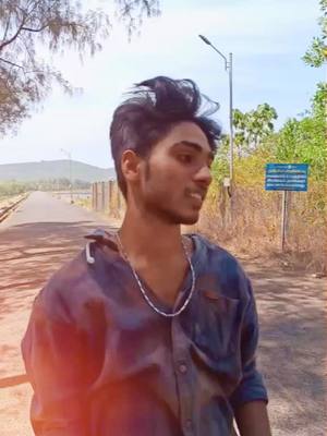 A post by @aswinth_aswinth on TikTok caption: varuva illa wait panuran feelings purenja vanka Like podunka       #love_feelings #love_feelings #waitforend #slowmo #tamilmuser #nagercovil #aswinth