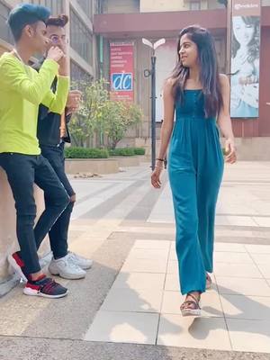 A post by @pardeep_zehen on TikTok caption: Kis ki koi filngs nhi samz ta 💔#acting #pardeepzehen #foryoupage #foryou #expression #fakelove #fakepeople