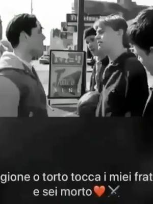 A post by @tutto_napoletano on TikTok caption: #neiperte #perte #foryoupage #foryou e voi ce la avete un miogliore amico/a?