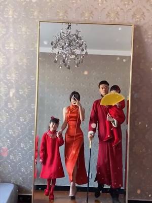 A post by @alitatata on TikTok caption: #hanfu#foryou #like #beautiful #tiktok #fyp #fy #cosplay #myoutfit #fashion #amazing #nice #cool #hot