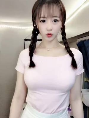 A post by @mondaygia on TikTok caption: #asiangirls #asiangirl #asiangir #tiktokasiangirl #hotasiangirl #Chinagirl #chinagirls #fyp #fy #fypage #tiktok #foryou #like #wow #woah