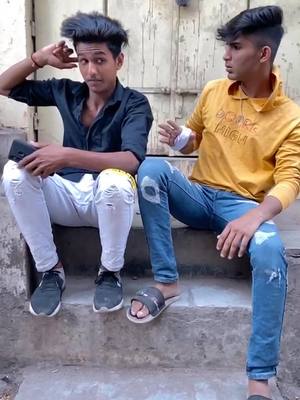 A post by @king_raja_143 on TikTok caption: Darta to koi ni kisi se but kutta piche pad jaye to bat alag h🤪🤪🤪🤪🤣🤣😂😂😂#HandWashChallenge #trendng #foryou #tiktokindia @tiktok_india