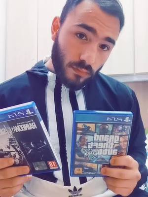 A post by @micheleloiacono98 on TikTok caption: E voi cosa scegliete? 😊#ps4 #game #tiktok #neiperte #trend #fyp #xyzbca