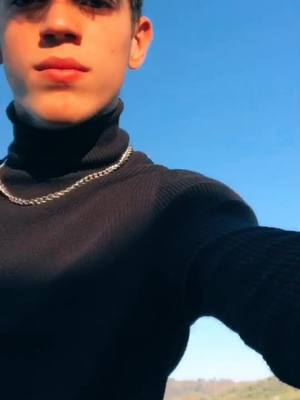 A post by @niccolorestaneo on TikTok caption: #pov: Sei la mia st4lk3r e da mesi vedo che mi spii. Mentre cammino mi prendi la mano e mi chiedi delle cose, ma questa volta mi arrabbio.