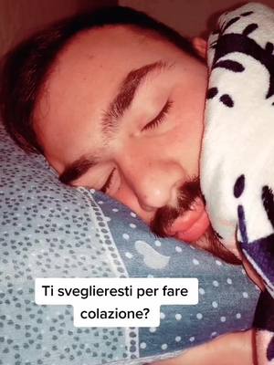 A post by @micheleloiacono98 on TikTok caption: Quando mi vogliono alzare dal letto ma io insisto.. 😂 #goodmorning #neiperte #like