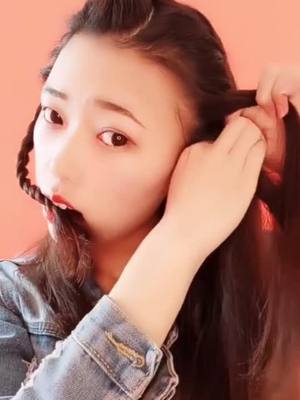 A post by @jollyhey on TikTok caption: It seems that make hairstyles by mouth is not so graceful, isn’t it???😜#hairstyle #DIY #promdiy #tiktokdiy