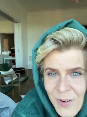 A post by @robynkonichiwa on TikTok caption: I wanna see what you’re getting up to! #dancingonmyown #onmyown