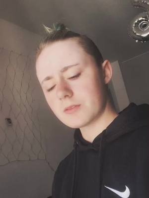 A post by @mitxhski on TikTok caption: Akzeptiert ihr euch so wie ihr seid ?