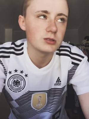 A post by @mitxhski on TikTok caption: Was ist eure Lieblingssendung von früher ?