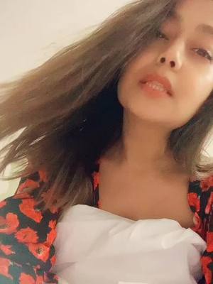 A post by @nehakakkar on TikTok caption: Tere Liye Meri Ibaadatein Wahi hain.. 🙏🏼💔 #JinkeLiye #NehaKakkar #JaaniVe #NehaKakkarSong @tiktok_india #TiktokIndia