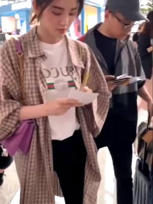 A post by @wanju0 on TikTok caption: Does anyone know her 😍😍#star #beauty #streetsnap #fyp