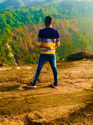 A post by @its.__rahul on TikTok caption: #slowmo #viral #champibeats #fyp #srk #srkfan