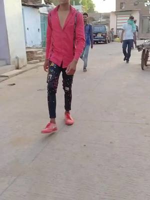 A post by @single.boy11 on TikTok caption: #viralvideo #foryou #aadil # video ko  Pura dekhana SB please