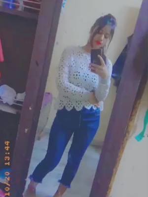 A post by @reshma_khan9 on TikTok caption: i love you all famous😍😚😘#titok_india #foryoupage #foryou #trending #bojpuri #biharwaladance #tiktok #support @tiktok_india @tiktok