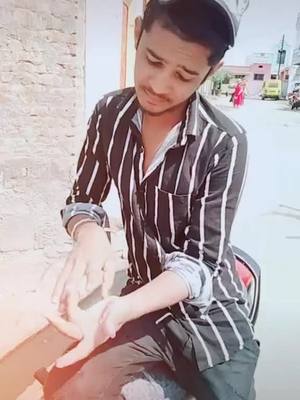 A post by @nikhilnc8 on TikTok caption: Kya karu 🙄 bahut yad a rahi hai 😜😂#mh21tiktokstar👑 #comendy #funnyvideos @tiktok_india