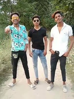 A post by @ashwanibodh5333 on TikTok caption: #__ashwani__ #tiktok_inida #gunday #smrty_boy #bhai_bhai #kolkata_team09 #openchallenge