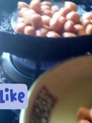 A post by @smrithigireesh12513 on TikTok caption: കളിയോടക്ക pls subscribe my channel SUPER SNACKS #usa #uae #challenge #kerivadamakkale #cooking #staysafe #stayathome