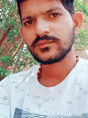 A post by @raigadchasunny001 on TikTok caption: full support akshay bhau 👍🚩🚩#मावळा_आहे_शिवबाचा #जयजिजाऊ_जयशिवराय #जयशंभूराजे #भगवा_हिंदुत्व