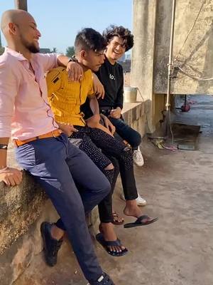 A post by @munir_tz on TikTok caption: Mention your best friend ❤️ #trendsetterz #markway #munirtz #bosstz #usman69 #nadeem69 #foryou #foryoupage #trending #tiktokindia @tiktok_india