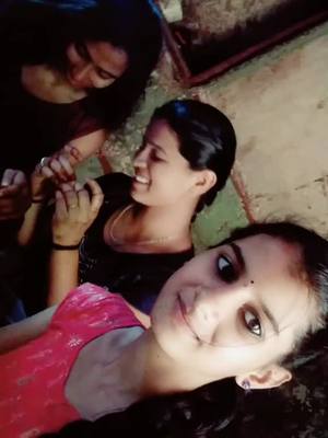 A post by @rekharathod2212 on TikTok caption: @aishwarya_rathod304 #tiktokindia #funny @kethavathamulya