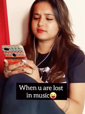 A post by @varshakaveri on TikTok caption: 😐😜#resso #admartmedia #varshakaveri #kannada #slowmokannada @tiktok_kannada