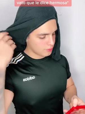 A post by @eluisestradav on TikTok caption: 😅😅 #parati #badbunny #luisestrada #xyzbca #comedia