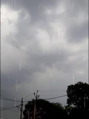 A post by @mr_moin_808 on TikTok caption: ⚡⛈🌧⚡⛈🌧⚡ #foryoupage #trending #mosam #barish #viralvideo #fyp #newpost #newtrend #SwagStepChallenge #duetwithme @tiktok_india #tiktokpetlad