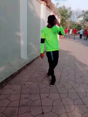 A post by @tosif_99 on TikTok caption: #SwagStepChallenge #foryoupage #jumma #girl #foryoupag #foruyou