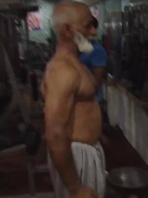 A post by @goldenarif on TikTok caption: #GymLife #bodybuilding #great_bodybuilder #trending #foryou #tiktok #gymlovers #lockdown  #SwagStepChallenge #muslim