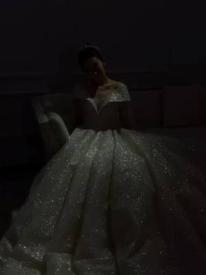 A post by @xncb7 on TikTok caption: Wedding dress#petroutine #chupanhcuoi #chupanhcuoidep