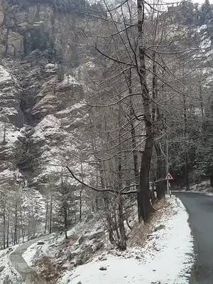 A post by @mukesh_3786 on TikTok caption: #HainTaiyaarHum #tiktokindia #manali @gurpreetsingh9616 @12baljit