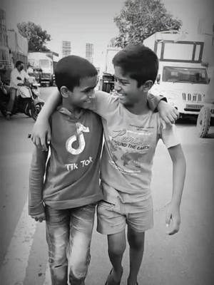 A post by @ismailsayyed_4343 on TikTok caption: Best Friend Forever ♥️ #Tiktok_India #Dute #Myfav #Trending #Backbencher #fouryou @mr_az_khan_4343 #ismailsayyed_4343