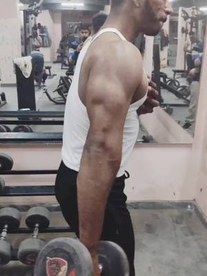 A post by @gydv7777 on TikTok caption: Asi triceps kisko bnani h 💪Desi workout tips k liye insta. p msg kre 💯@tiktok_india #HainTaiyaarHum #gydv7777 #foryoupage #fyp #gym #fitness