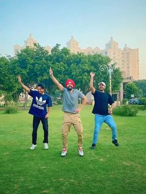 A post by @ammyvirk on TikTok caption: Chalo aaajo dance kariye ❤️  #waheguru #ammyvirk #tiktokindia #arvindrkhaira #romaana #avvysra #gallangoriyan #kallekalleo #peace #tiktok