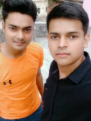 A post by @kumargautam597 on TikTok caption: ##hum up wale darte na ##imnotamodel @tiktok_india