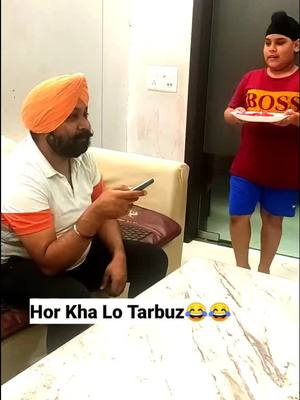 A post by @kawal_bagga on TikTok caption: hor kha lo Tarbuz 😂😂😂😂#punjabitiktok #tiktok_india #foryoupage #pb10 #punjabi #sardarjitoys