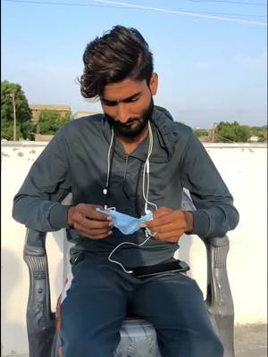 A post by @rafik_47 on TikTok caption: last me husena ke expression dekho 🤣😲@husena_khan #ShareTheCare #kevarbrothers #tiktok_india