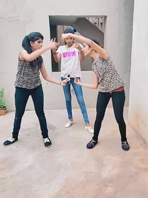 A post by @lakshitha_naidu75 on TikTok caption: let's listen to the rhythm of chennai🤙#tiktoktamil#tiktokindia #tiktokviral #sisters #sbillinggoals @poojitha_naidu75 @deekshithanaidu #danceindia