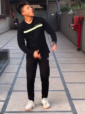 A post by @nikhilbisht0100 on TikTok caption: Video puri Dekhio ignore na Krio #bhangra #punjabi #dance #dance #danceindia #punjabisong #punjabimuser #trending #viral #teamace5 #foryou